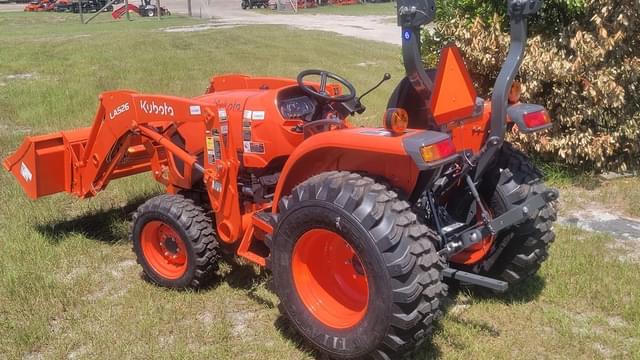 Image of Kubota L3902HST equipment image 4