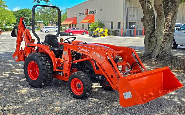 Image of Kubota L3902HST equipment image 2