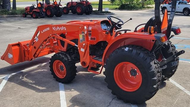 Image of Kubota L3902HST equipment image 4