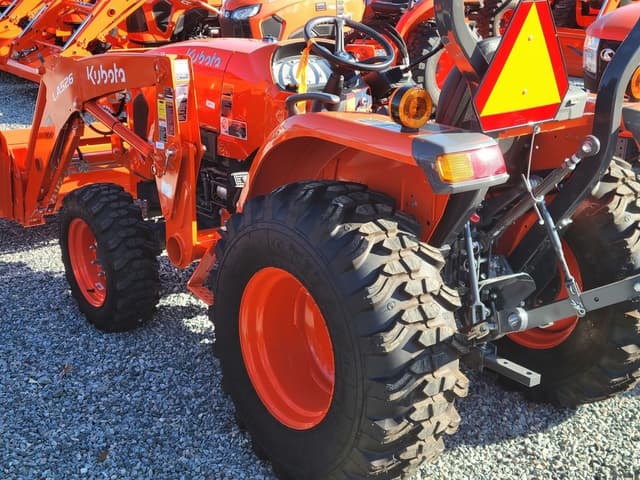 Image of Kubota L3902HST equipment image 2