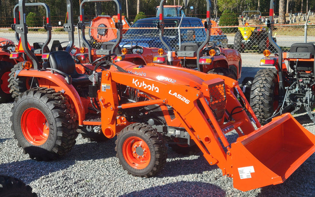 2025 Kubota L3902HST Equipment Image0