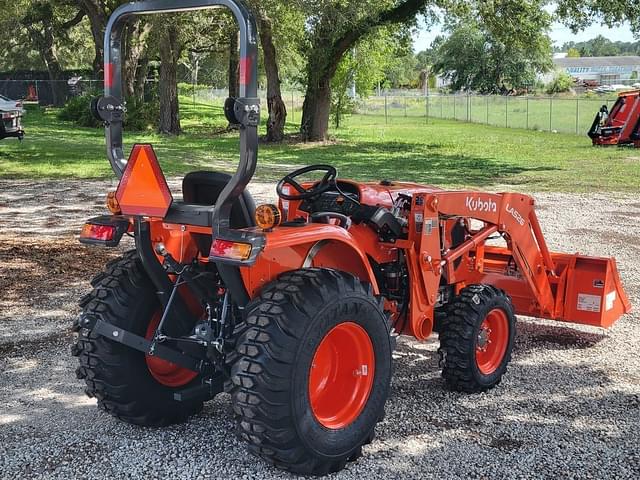 Image of Kubota L3902HST equipment image 3