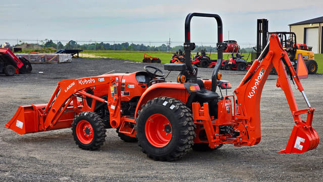 Image of Kubota L3902HST equipment image 2