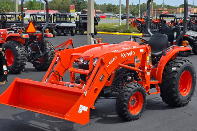Image of Kubota L3902HST equipment image 1