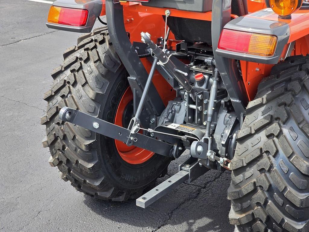 Image of Kubota L3902HST Image 1