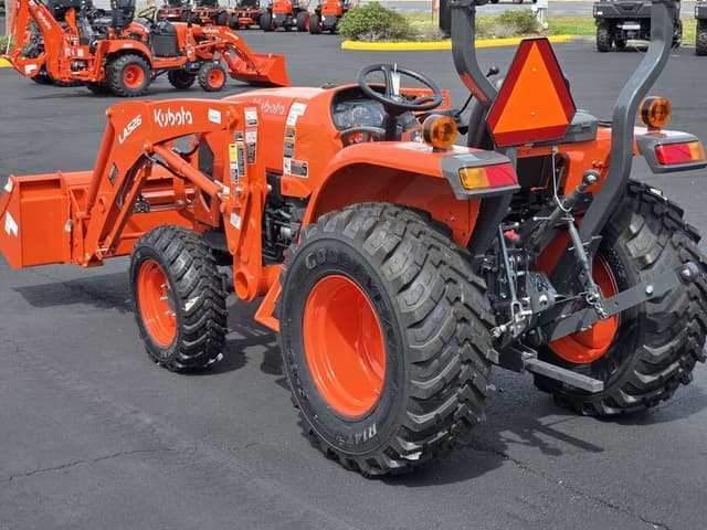 Image of Kubota L3902HST equipment image 2