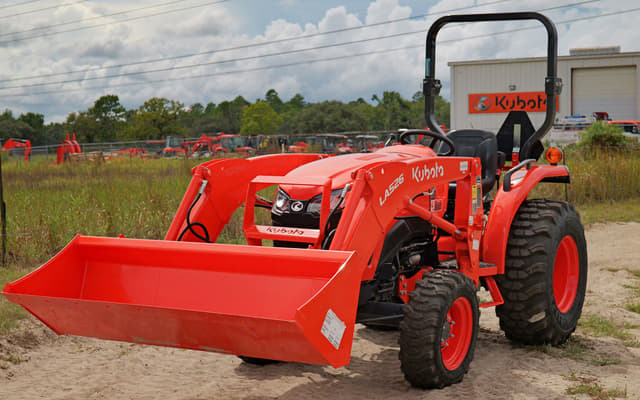Image of Kubota L3902HST equipment image 1
