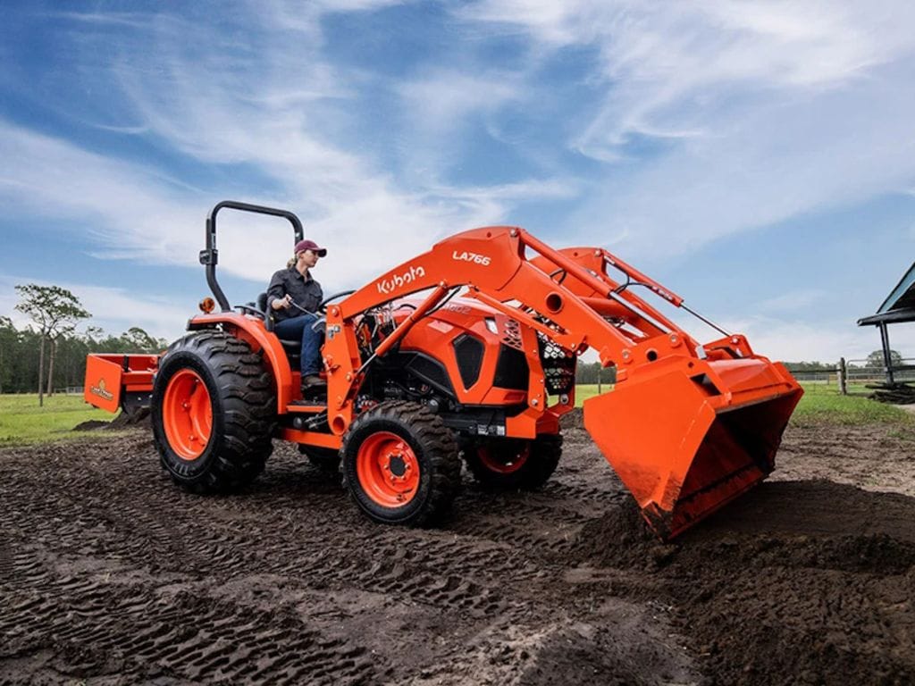 2024 Kubota L3902HST Equipment Image0