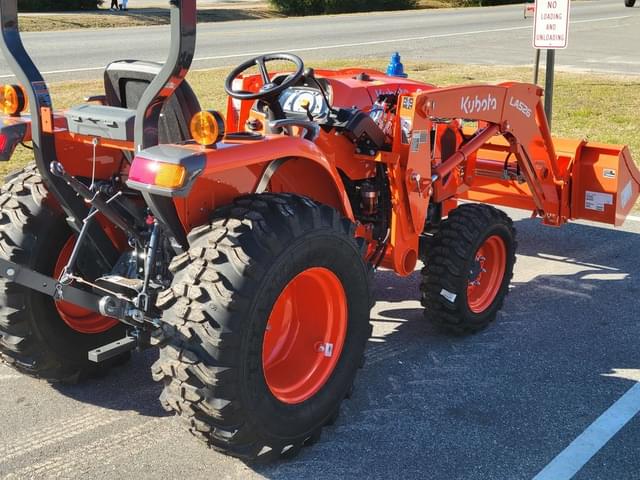 Image of Kubota L3902HST equipment image 3