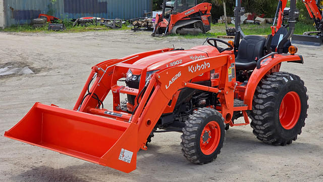 Image of Kubota L3902HST equipment image 2