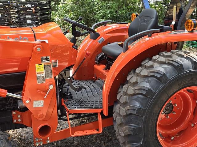 Image of Kubota L4802DT equipment image 4