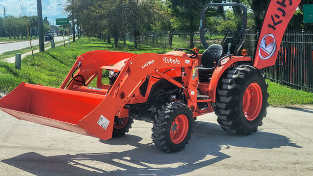 Image of Kubota L4802 equipment image 1