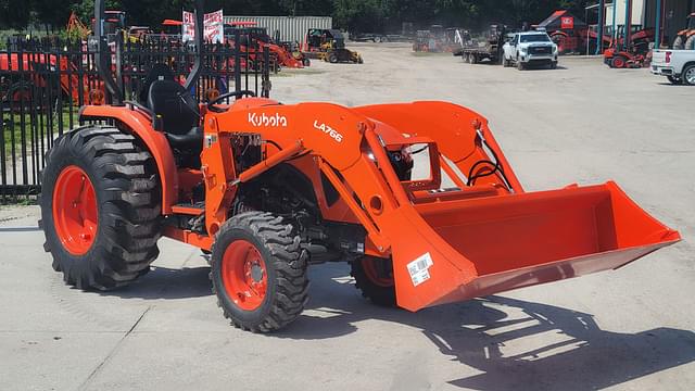 Image of Kubota L4802DT equipment image 4