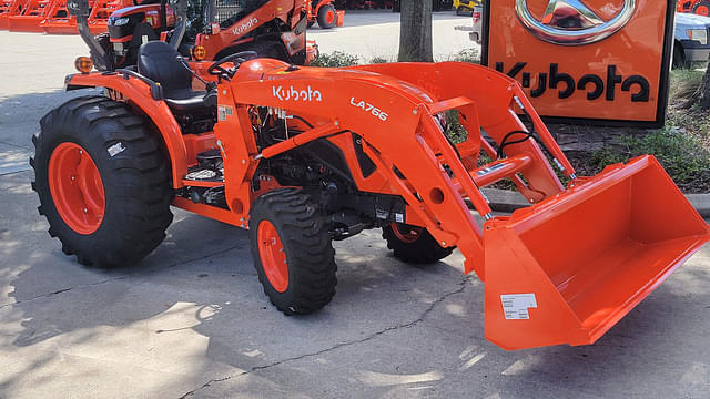 Image of Kubota L4802HST equipment image 2