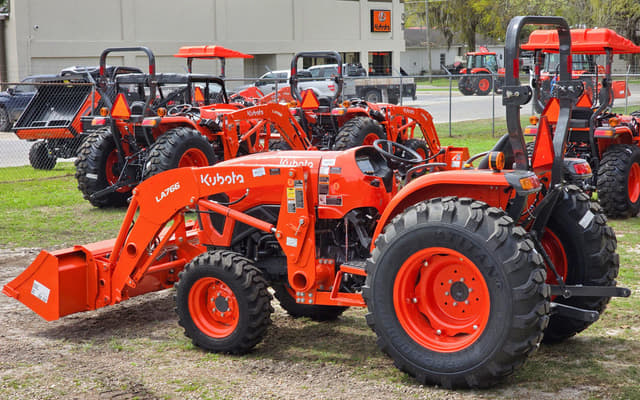 Image of Kubota L4802HST equipment image 2
