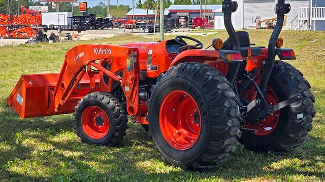 Image of Kubota L4802HST equipment image 3