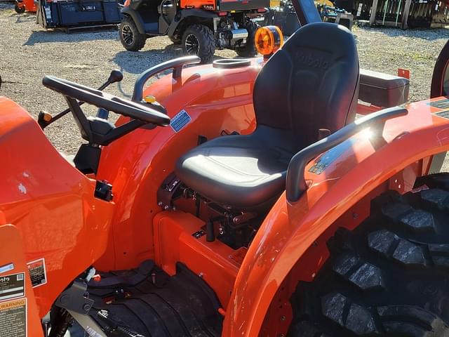 Image of Kubota L4802HST equipment image 4