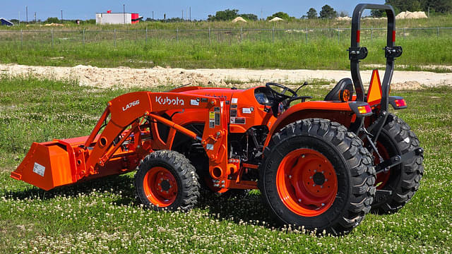 Image of Kubota L4802HST equipment image 4