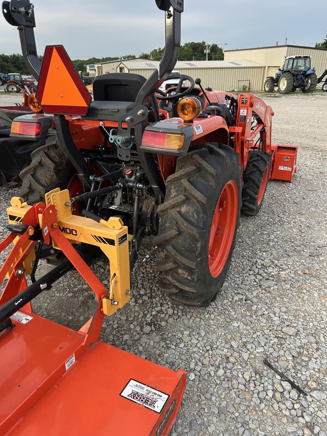 Image of Kubota L2502DT equipment image 4