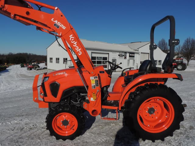 Image of Kubota L2502HST equipment image 2