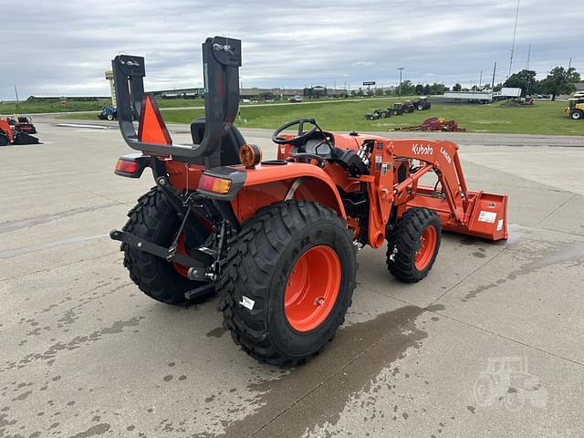 Image of Kubota L2502HST equipment image 2