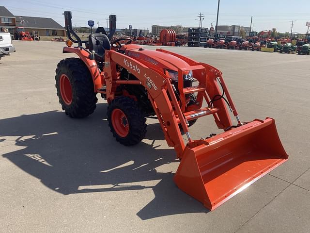 Image of Kubota L3302HST equipment image 3