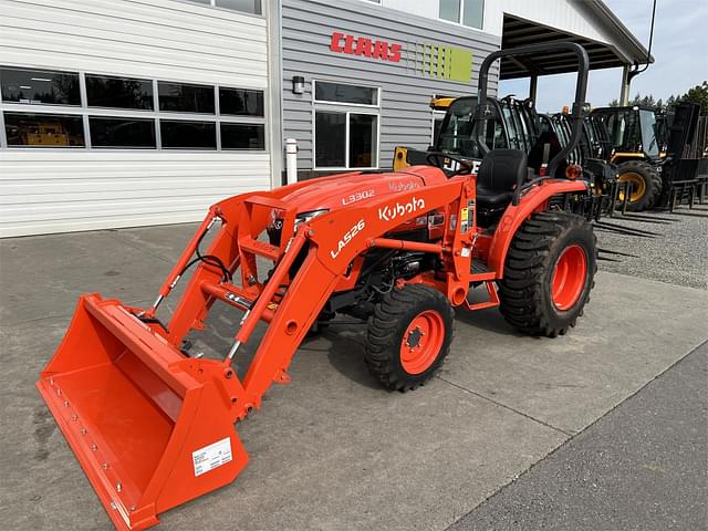 Image of Kubota L3302HST equipment image 1