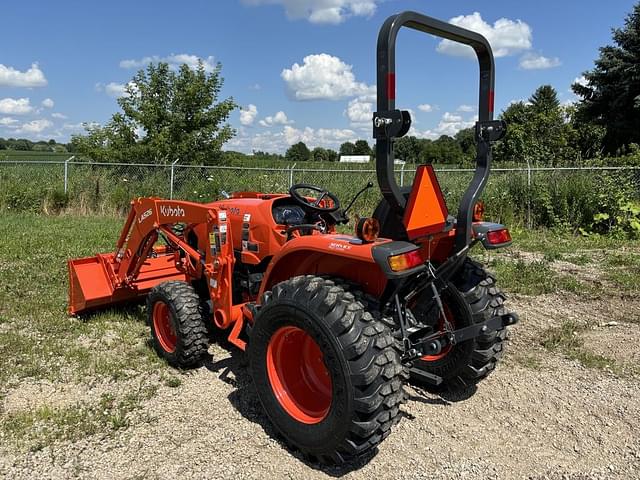 Image of Kubota L3302 equipment image 4