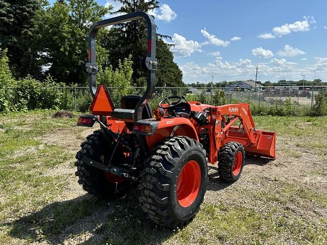 Image of Kubota L3302 equipment image 3