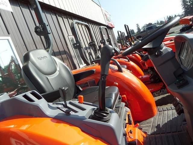 Image of Kubota L3560 equipment image 4