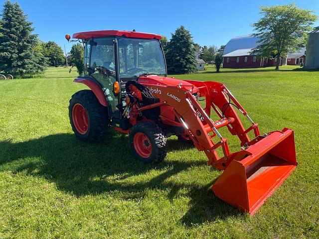 Image of Kubota L3560HSTC-LE equipment image 2