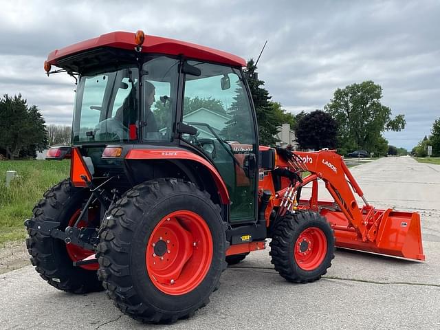 Image of Kubota L3560HSTC-LE equipment image 4