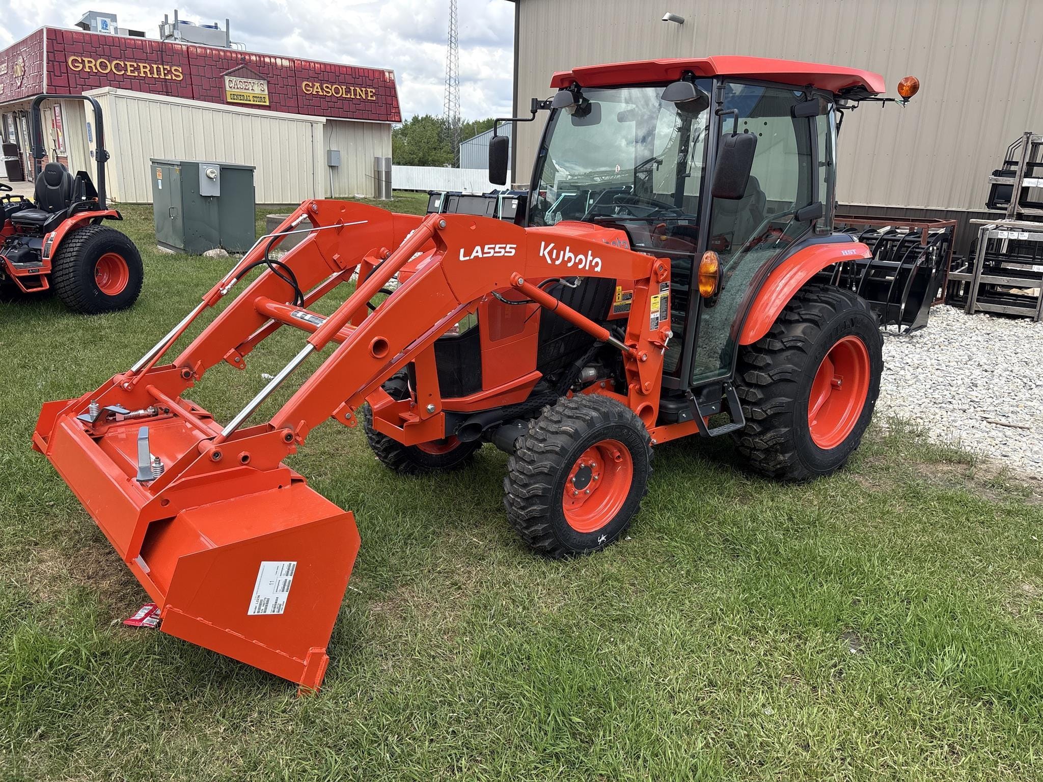 2024 Kubota L3560HSTC-LE Equipment Image0
