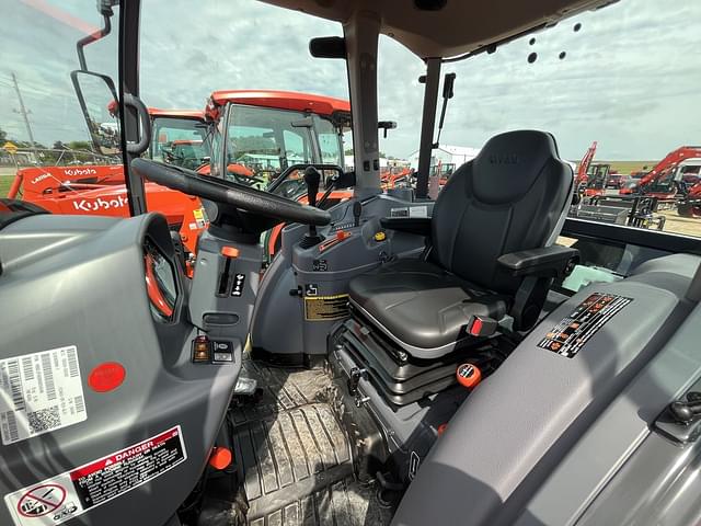 Image of Kubota L3560HSTC-LE equipment image 4