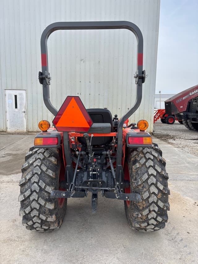 Image of Kubota L3902 equipment image 3