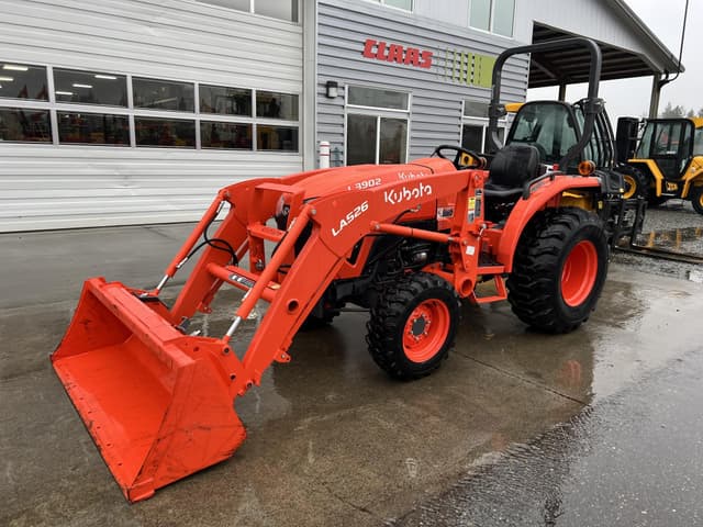 Image of Kubota L3902HST equipment image 1