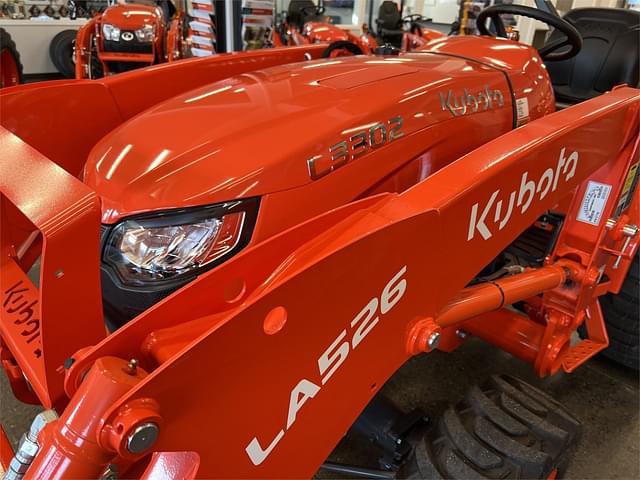 Image of Kubota L3902HST equipment image 2