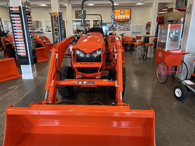 Image of Kubota L3902HST equipment image 1