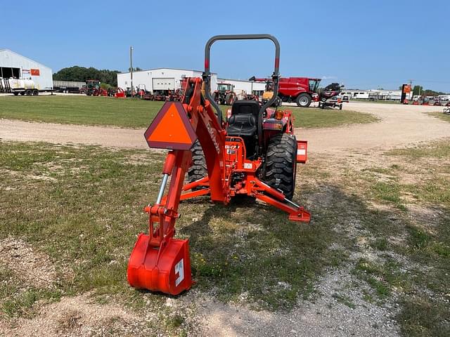 Image of Kubota L3902HST equipment image 4