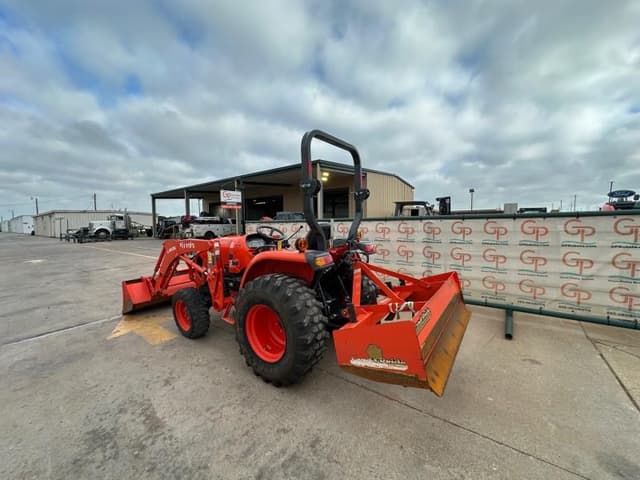 Image of Kubota L3902HST equipment image 2
