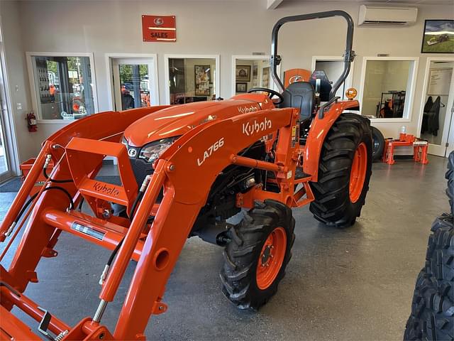 Image of Kubota L4802DT equipment image 3