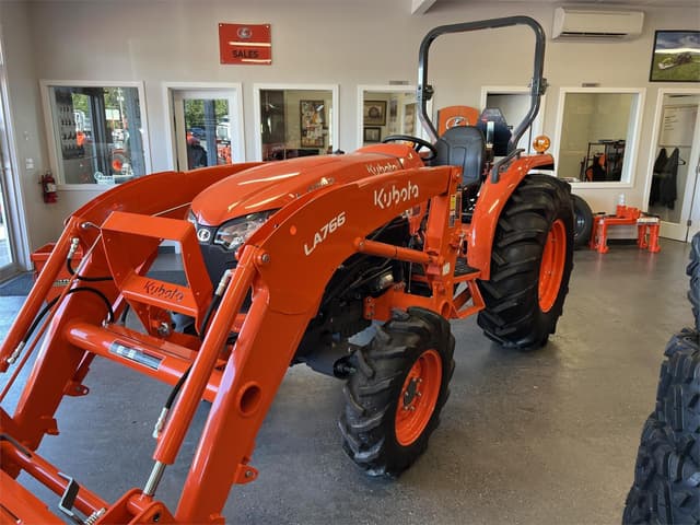 Image of Kubota L4802HST equipment image 3