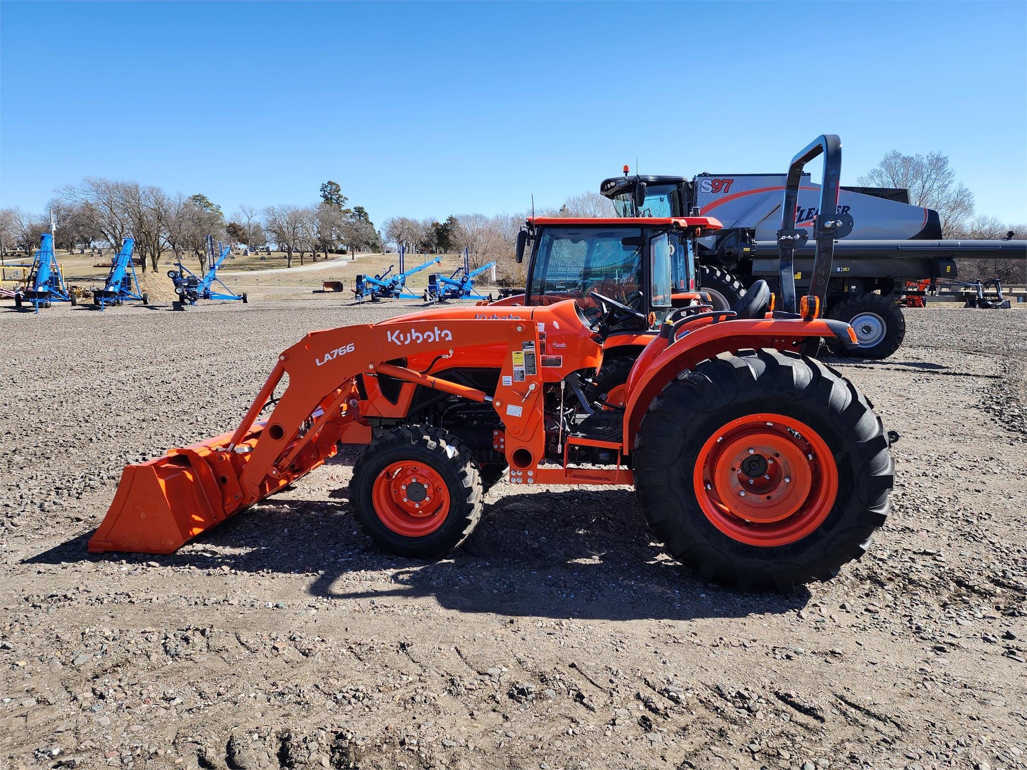 2024 Kubota L4802HST Equipment Image0