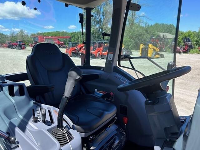 Image of Kubota L6060 equipment image 4