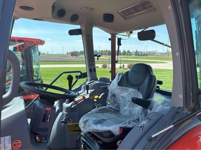 Image of Kubota L6060HSTC equipment image 4