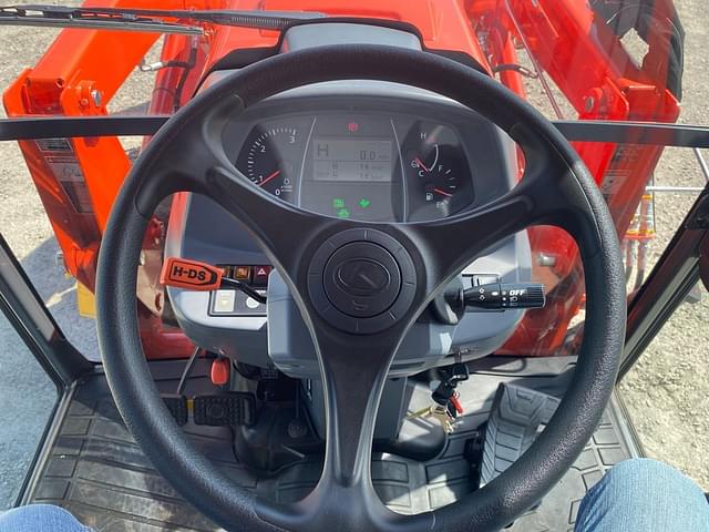 Image of Kubota L6060 equipment image 4