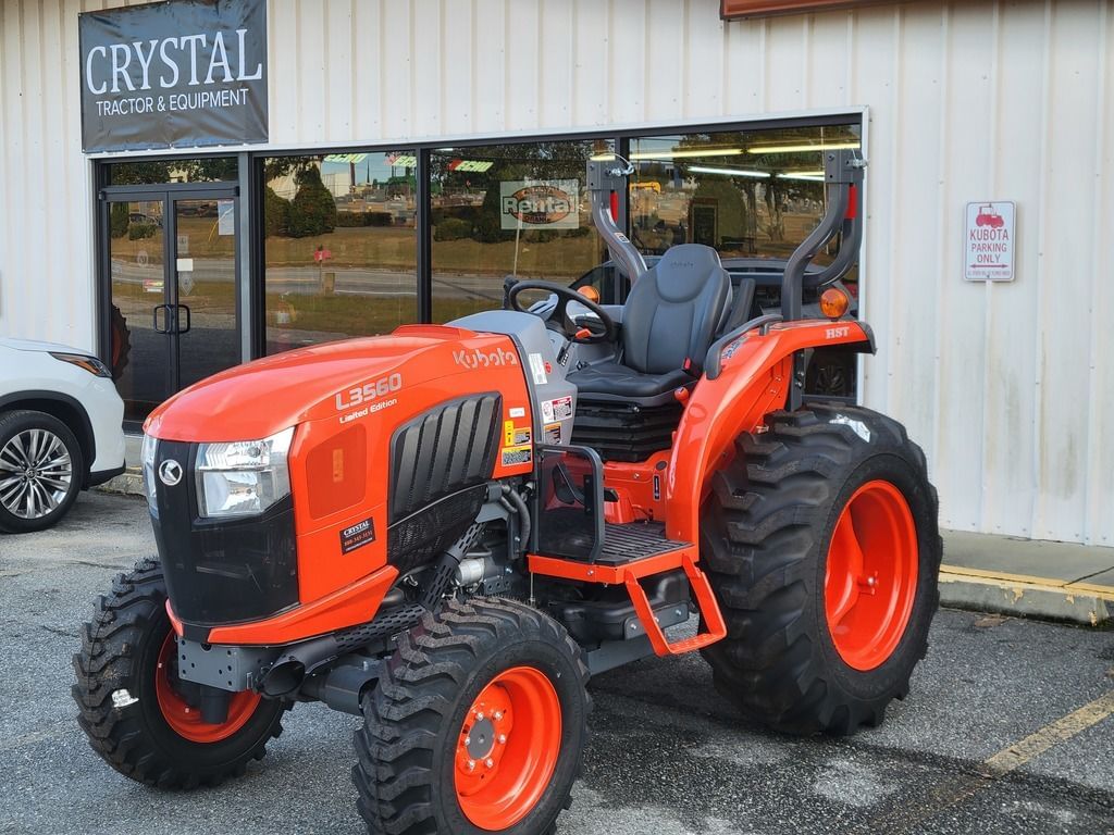 2024 Kubota L3560HST-LE Equipment Image0