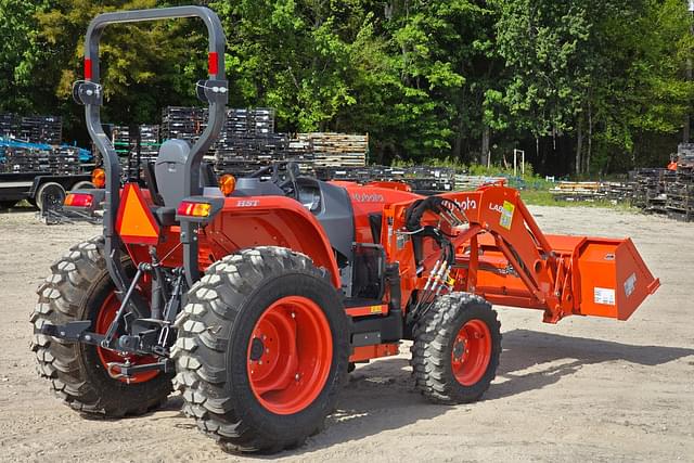 Image of Kubota L3560HST-LE equipment image 4