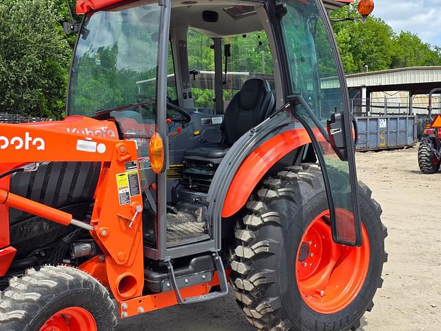 Image of Kubota L3560HSTC-LE equipment image 4