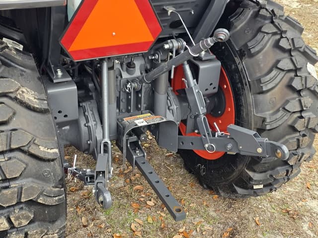 Image of Kubota L3560HSTC-LE equipment image 3